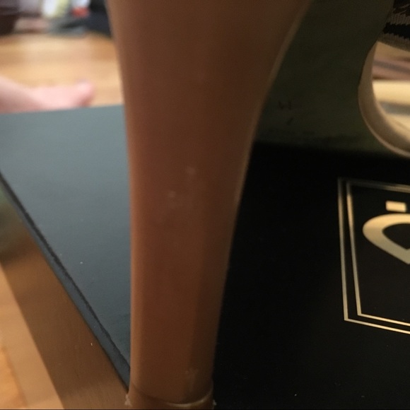 Donald Pliner strappy sandles - Picture 5 of 5